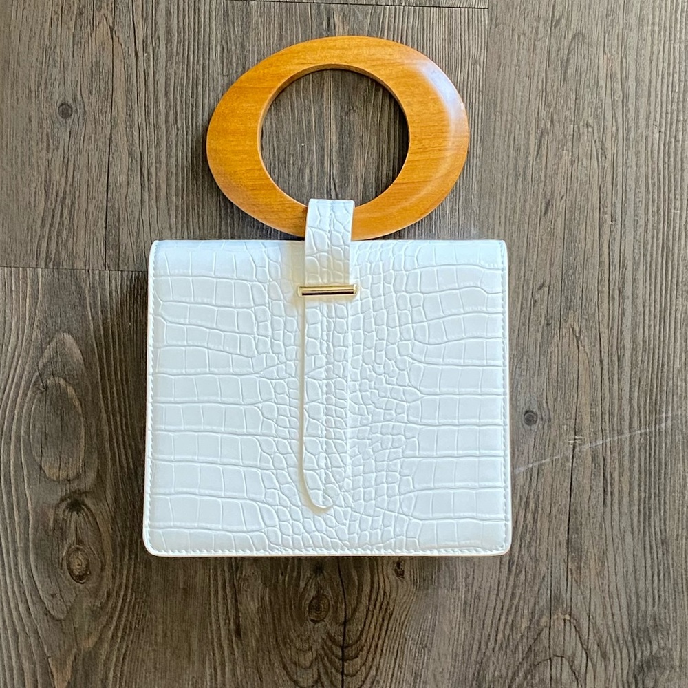 White croc/embossed Wood handle crossbody bag